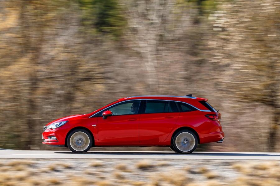  Vauxhall Astra Sports Tourer BiTurbo 2016 года  (фото 11 из 30)